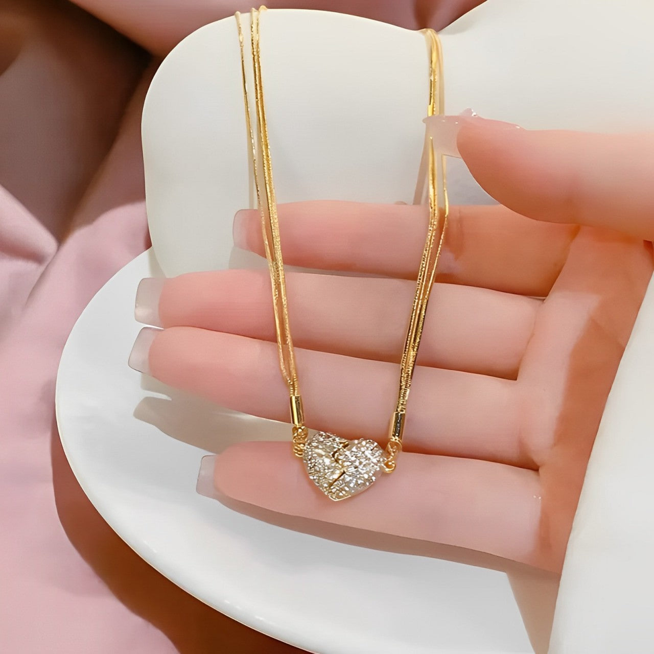 Collar de amor con imán corazon unido